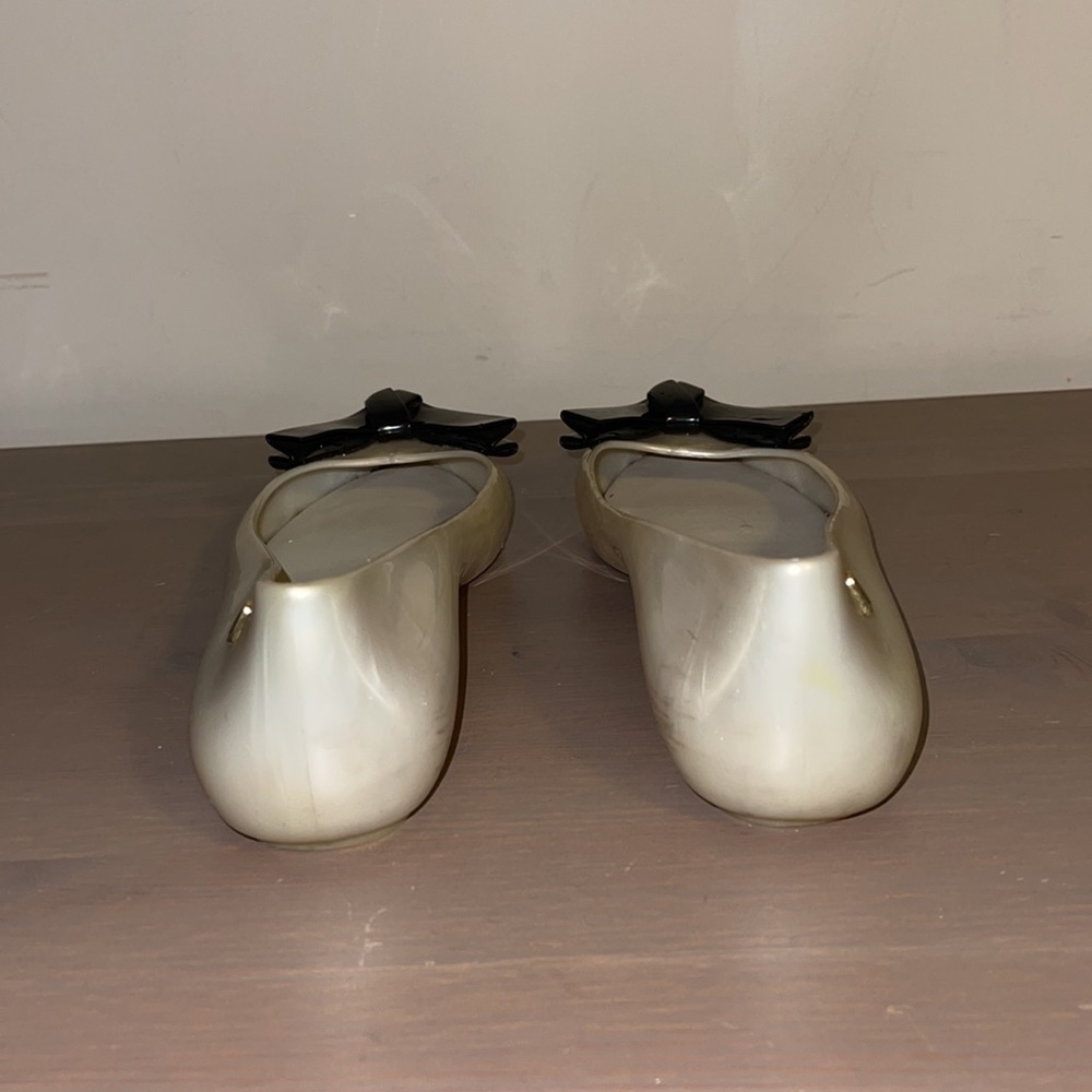 Melissa Pearlescent White Rubber Flats - Women’s Size 8 - Picture 6 of 11